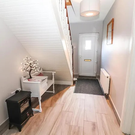 38 Castlewood Park *