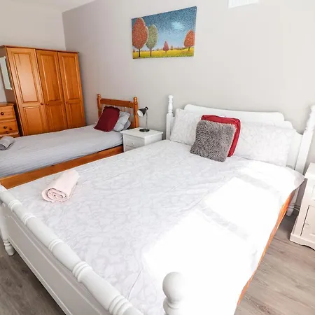 Holiday home 38 Castlewood Park *